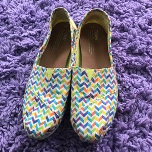 Toms classic chevron multicolor shoes size 7